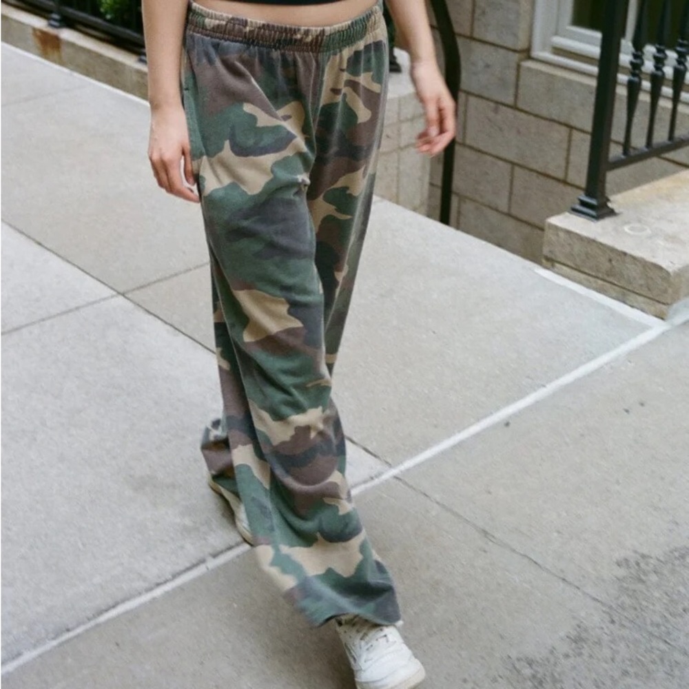 Brandy Melville Anastasia Tie Sweatpants